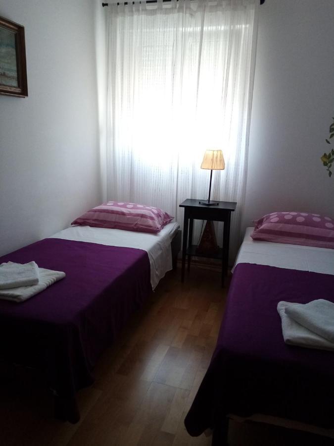 Apartman Mikola With Sea View Trogir Eksteriør billede