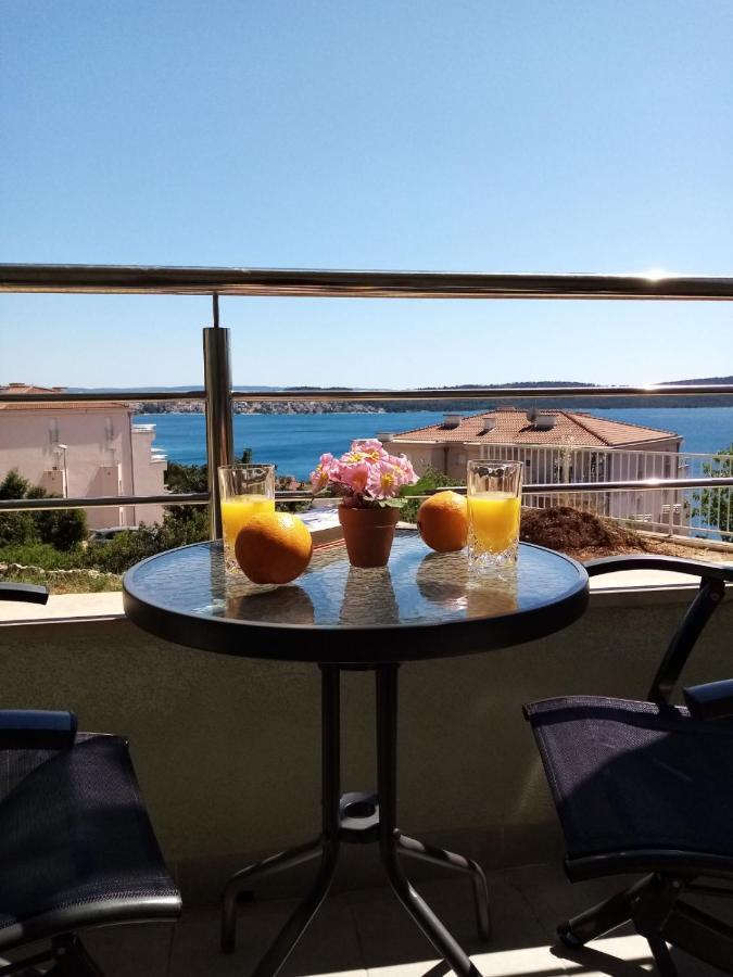 Apartman Mikola With Sea View Trogir Eksteriør billede