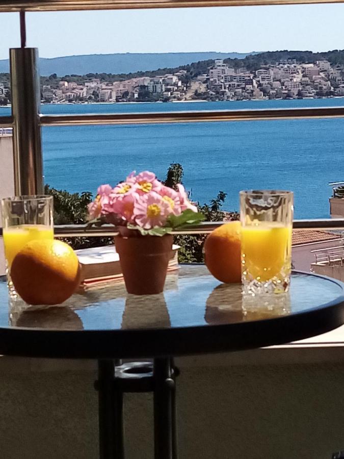 Apartman Mikola With Sea View Trogir Eksteriør billede