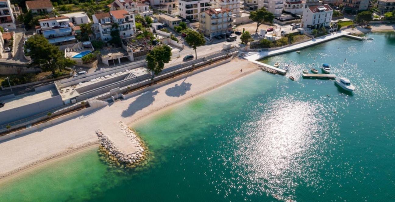 Apartman Mikola With Sea View Trogir Eksteriør billede