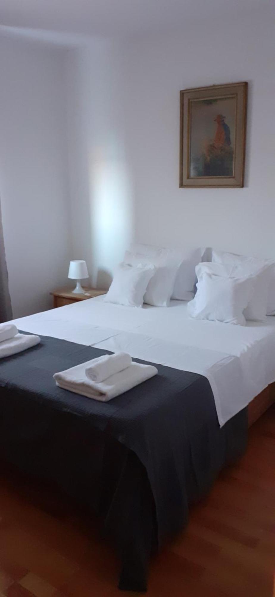 Apartman Mikola With Sea View Trogir Eksteriør billede