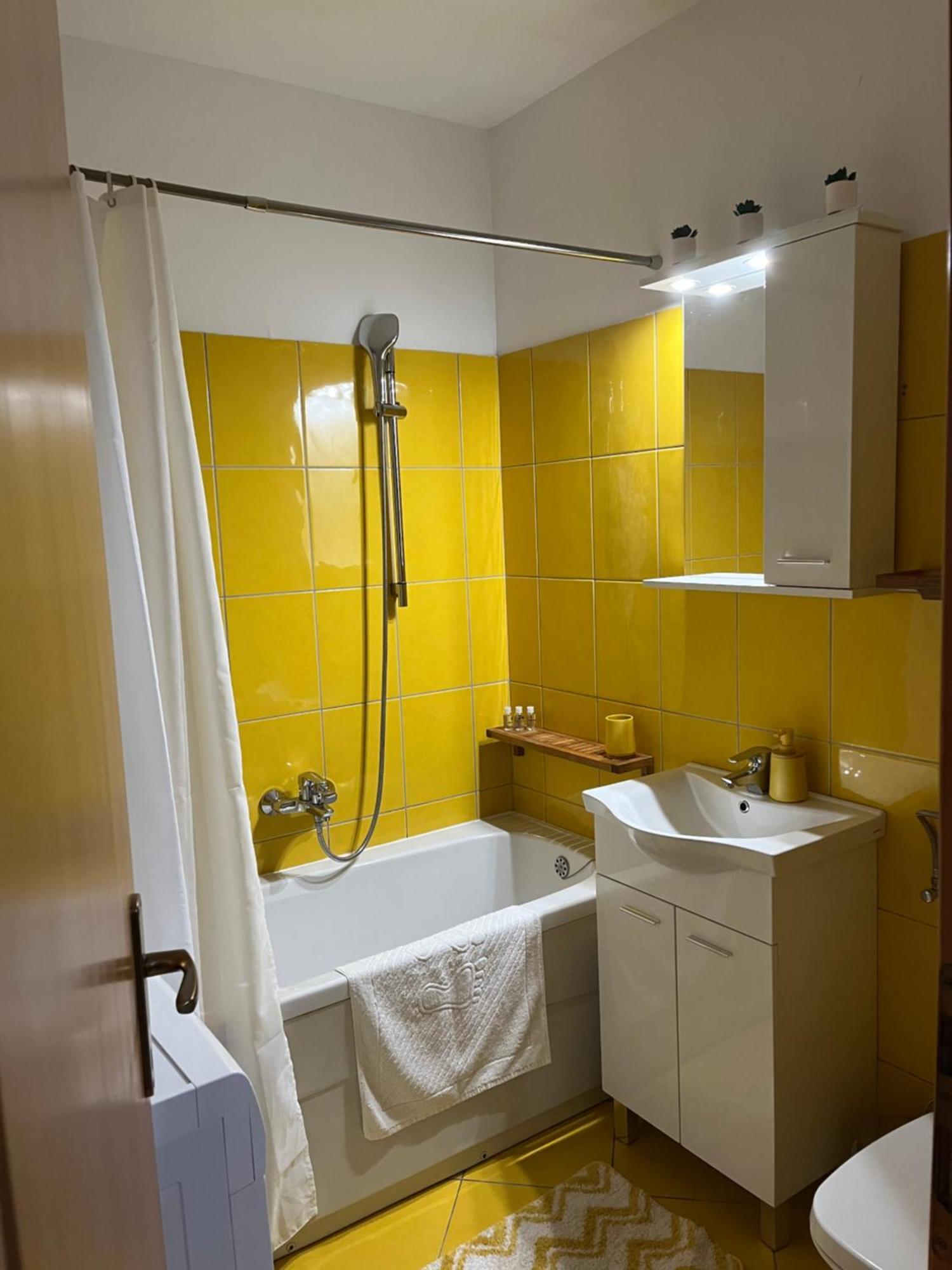 Apartman Mikola With Sea View Trogir Eksteriør billede